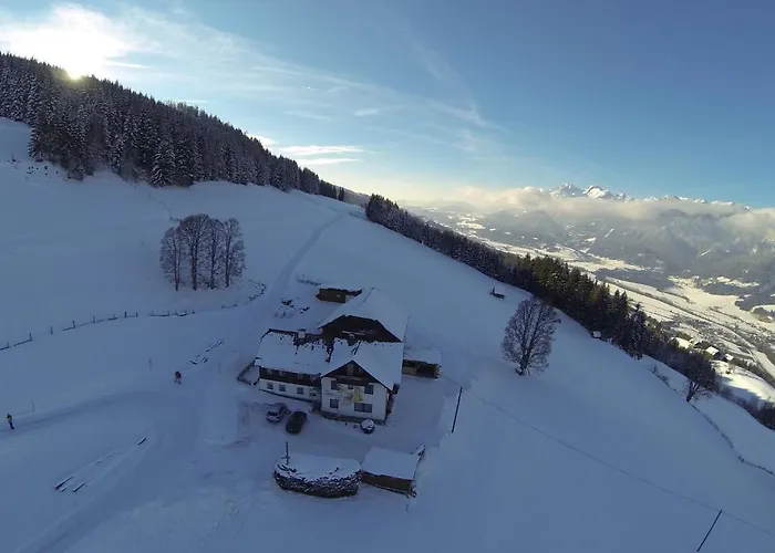 Rainzhof بيت ضيافة 3*